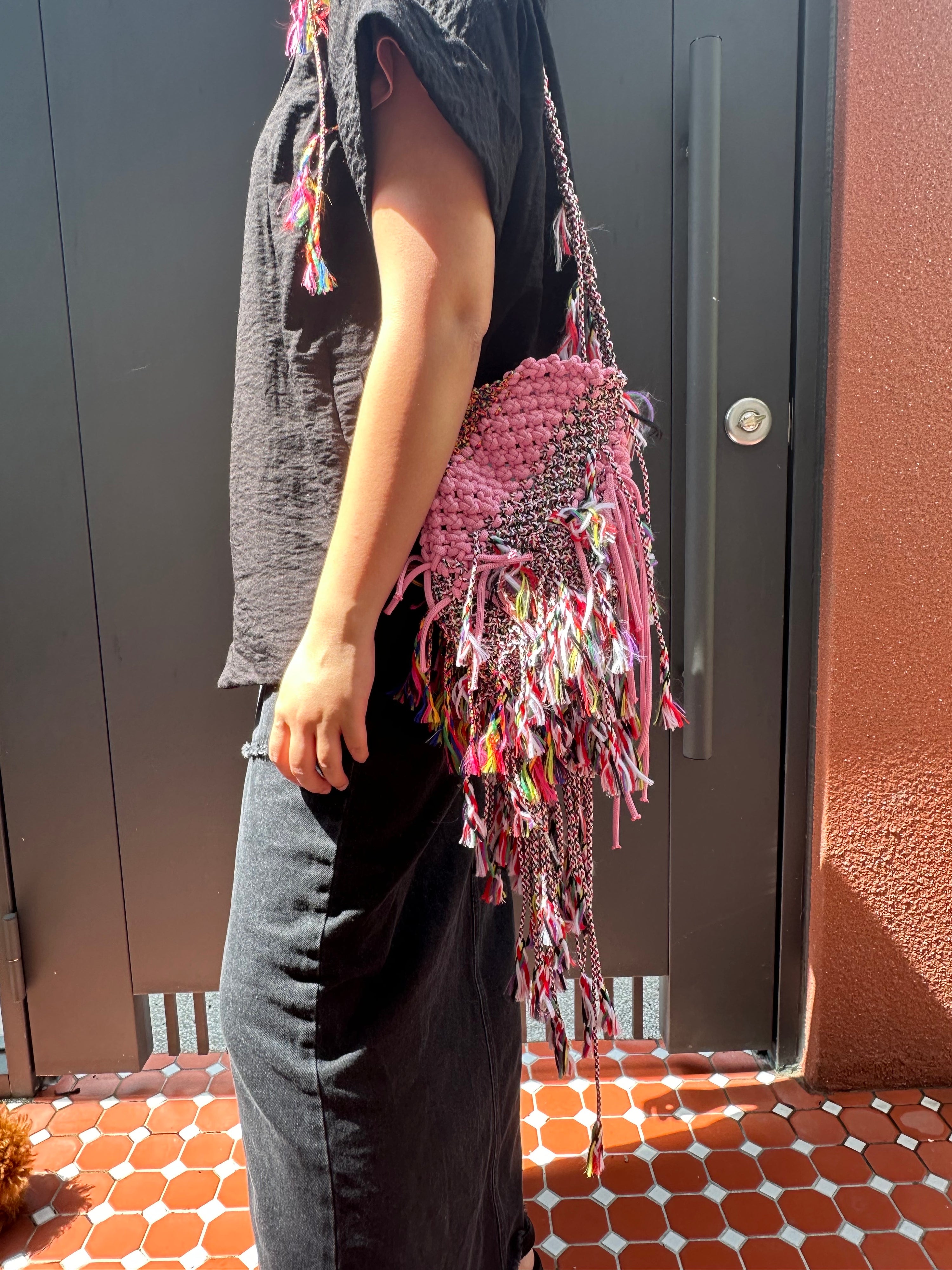 粉紅編織蓄鬚包 Pinky pinky Macrame Fringe Bag M